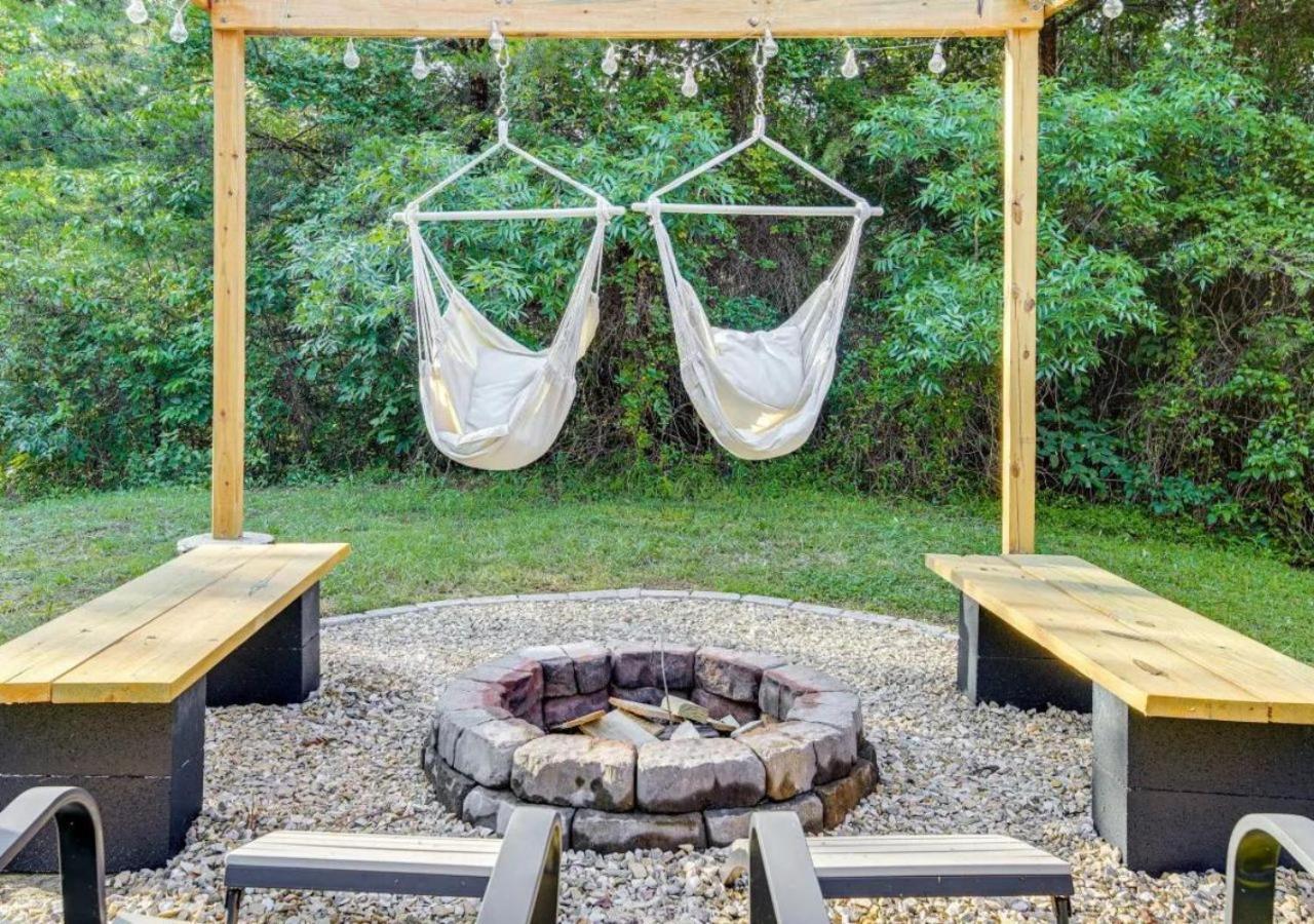 Fabulous Pet-Friendly, Family Cabin With Outdoor Kitchen, Hot Tub, Sauna, Fireplace, Theater Room, Arcade, Pool Table, And Fire Pit Within Minuties Of Dollywood Sevierville Eksteriør bilde