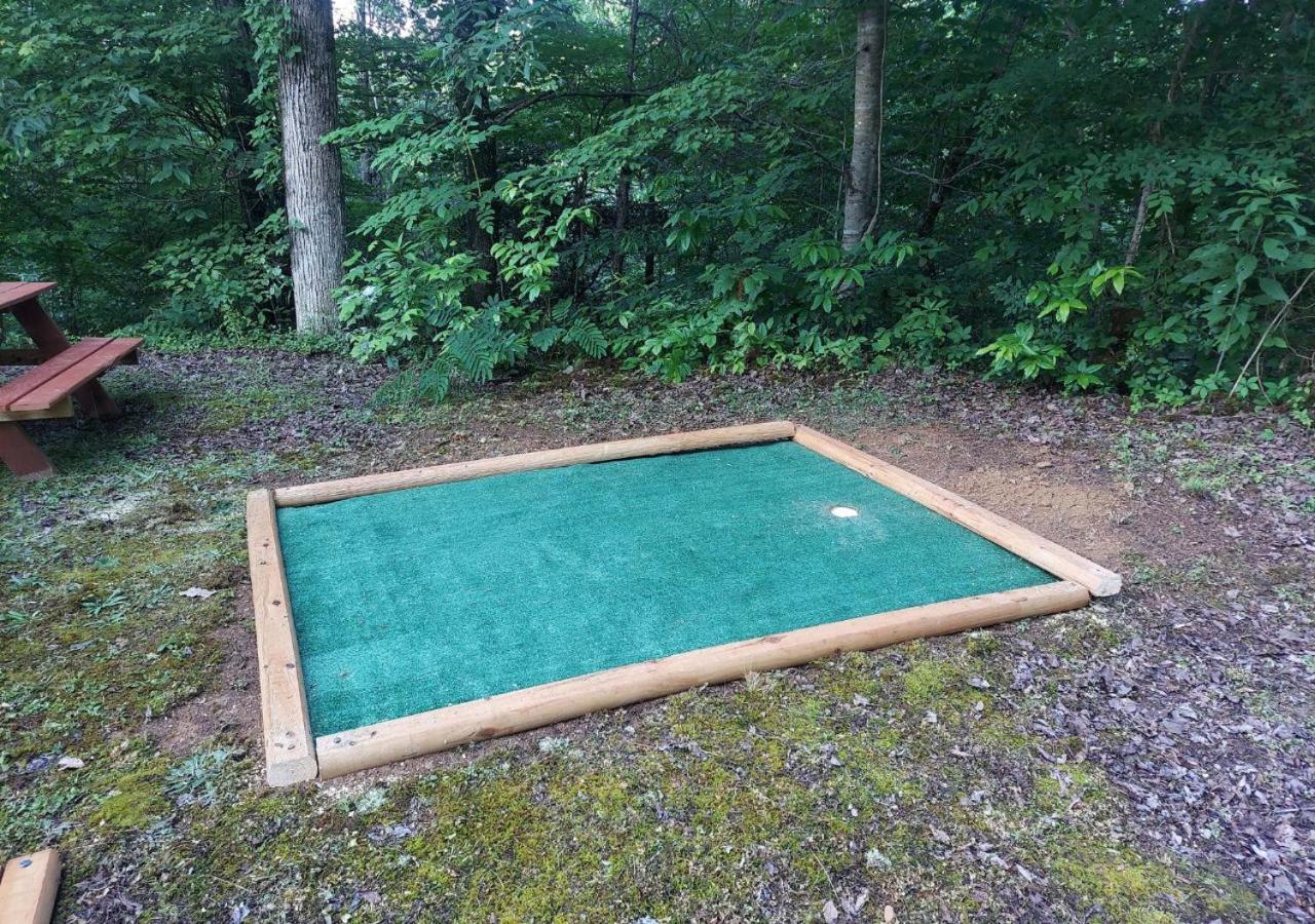 Fabulous Pet-Friendly, Family Cabin With Outdoor Kitchen, Hot Tub, Sauna, Fireplace, Theater Room, Arcade, Pool Table, And Fire Pit Within Minuties Of Dollywood Sevierville Eksteriør bilde