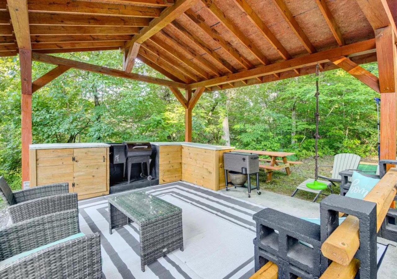Fabulous Pet-Friendly, Family Cabin With Outdoor Kitchen, Hot Tub, Sauna, Fireplace, Theater Room, Arcade, Pool Table, And Fire Pit Within Minuties Of Dollywood Sevierville Eksteriør bilde