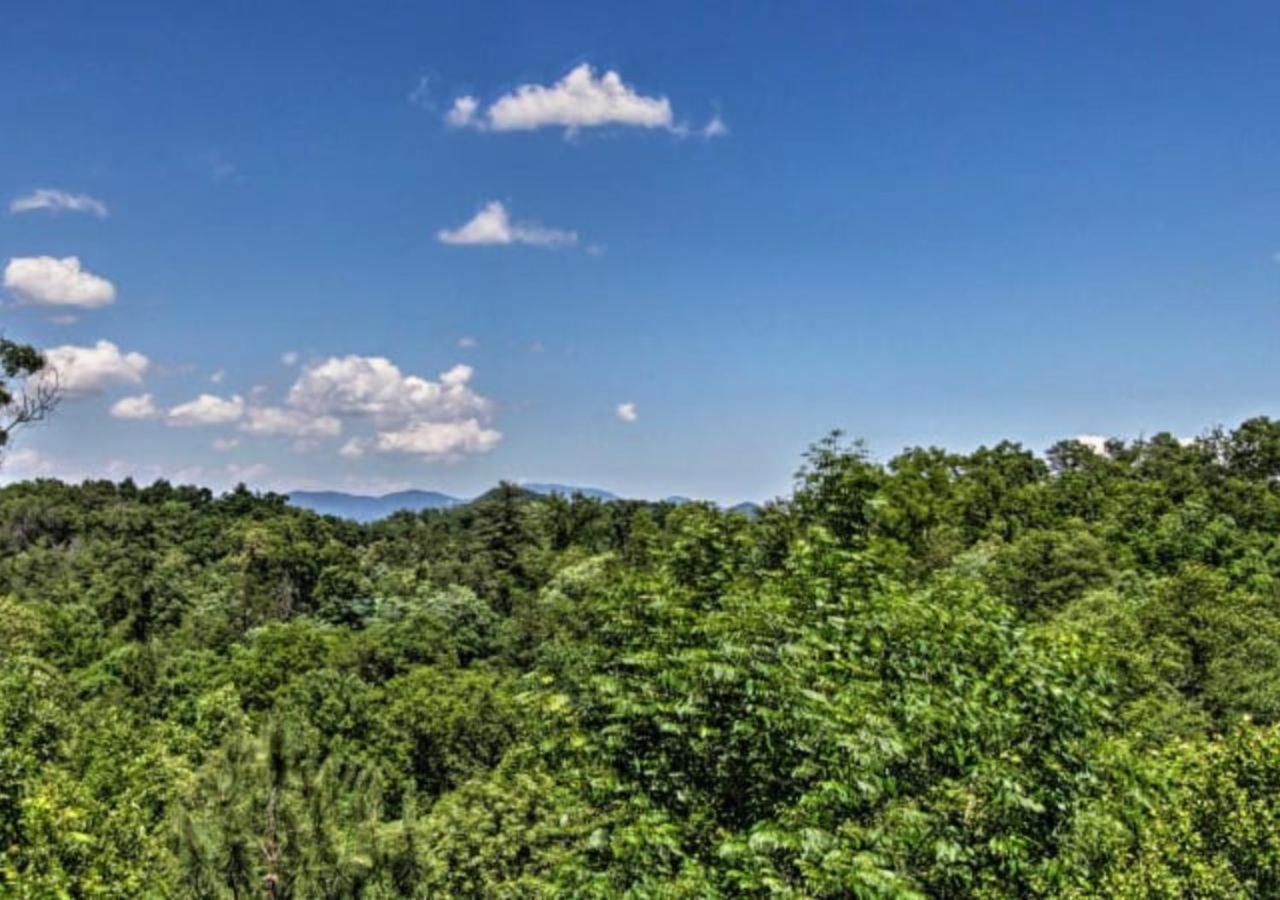 Fabulous Pet-Friendly, Family Cabin With Outdoor Kitchen, Hot Tub, Sauna, Fireplace, Theater Room, Arcade, Pool Table, And Fire Pit Within Minuties Of Dollywood Sevierville Eksteriør bilde