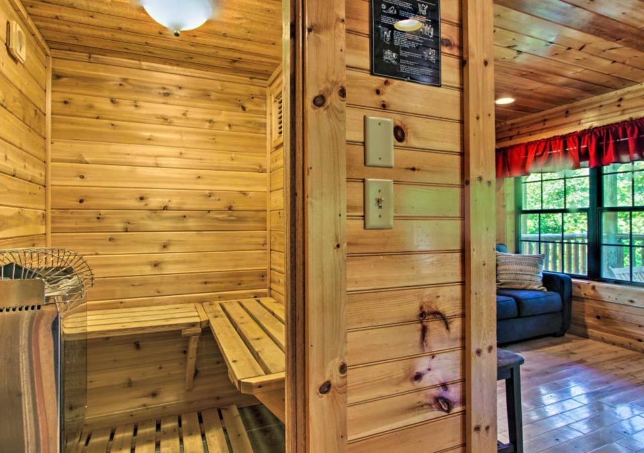 Fabulous Pet-Friendly, Family Cabin With Outdoor Kitchen, Hot Tub, Sauna, Fireplace, Theater Room, Arcade, Pool Table, And Fire Pit Within Minuties Of Dollywood Sevierville Eksteriør bilde