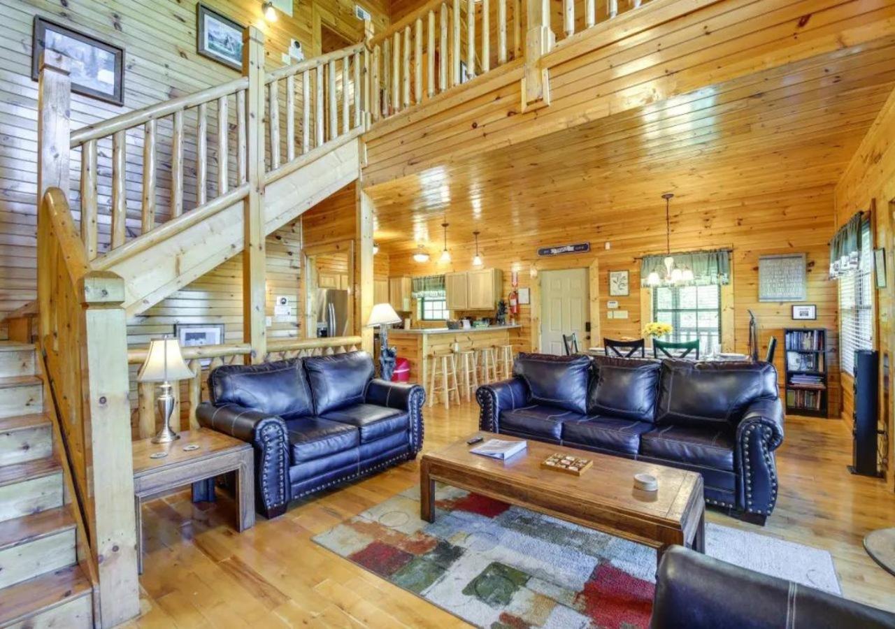 Fabulous Pet-Friendly, Family Cabin With Outdoor Kitchen, Hot Tub, Sauna, Fireplace, Theater Room, Arcade, Pool Table, And Fire Pit Within Minuties Of Dollywood Sevierville Eksteriør bilde